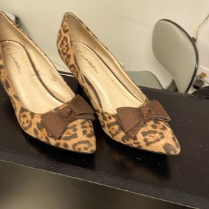 Women’s 8 and half Tiger print shoes